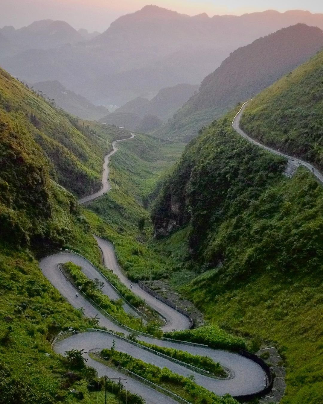마피랭 패스 공식 전망대 (Mã Pí Lèng Pass Viewpoint)